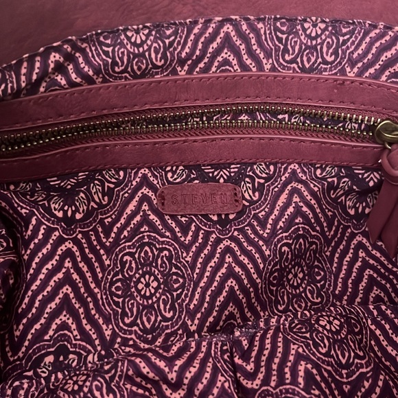 Steve madden handbag in plum red color - Picture 4 of 10